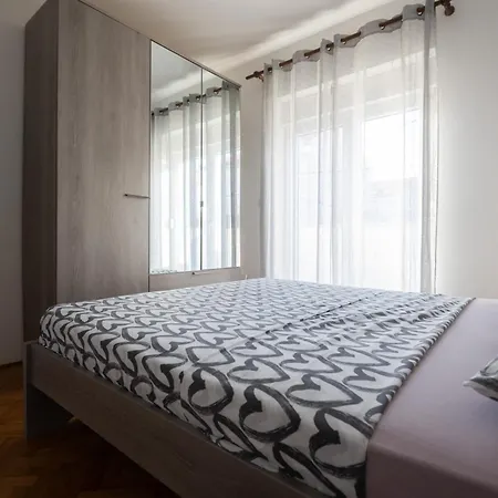 アパート Andrea's ザダル