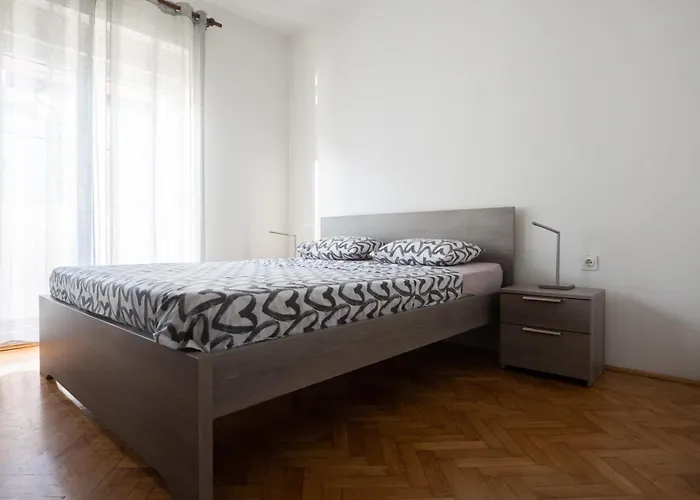 Andrea's Апартаменти *