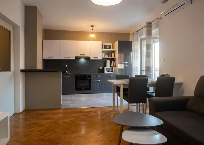 Andrea's Апартаменти *